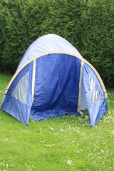 Zelten im Garten © Inka