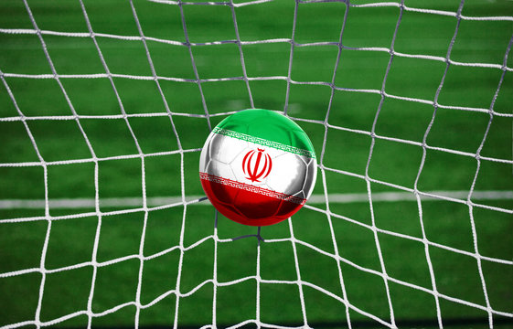 Fussball mit iranischer Flagge