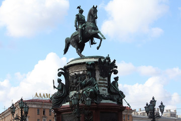 Estatua de Nicolás I en Most Siniy, Puente Azul, San Petersburgo, Rusia