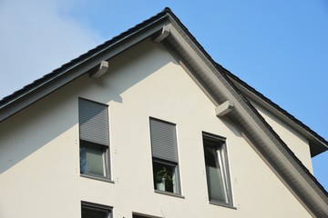 Fassade eines modernen Wohngebäudes