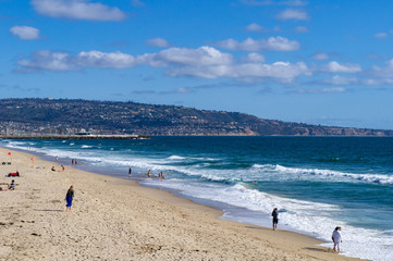 サンタ・モニカの波打ち際