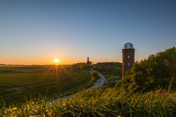 Der alte Leuchtturm Kap Arkona auf der Insel Rügen. Sonnenuntergang an der Ostsee