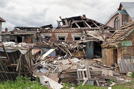 Ruined House, After The Hurricane, Find A Cat