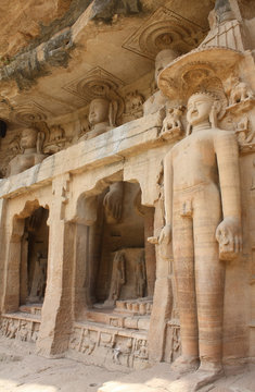 Estatuas Jainistas de Gopachal Parvat en el Fuerte de Gwalior, India