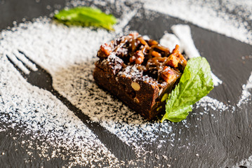 brownie with mint
