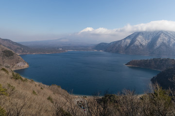 Fototapeta premium Mt. Fuji and Motosu lake in spring season.