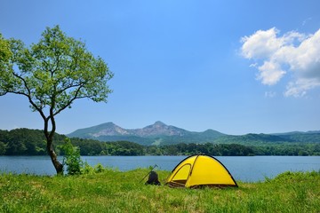 初夏の湖畔・キャンプ