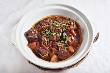  Braised lamb with soy sauce in clay pot
