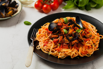 Spaghetti with mussels.