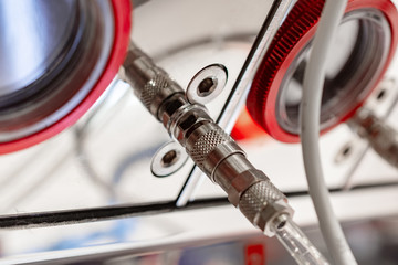 Quick-release pneumatic connector.