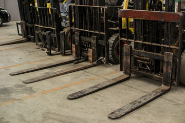 Forklift  Fork © dekliyngkaea