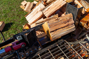 Hydraulic Wood Splitting