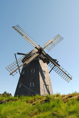 Fototapeta na wymiar alte Windmühle 