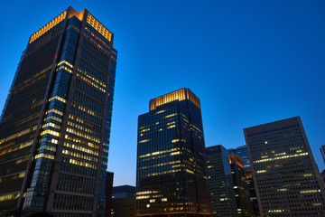 丸の内のビル群