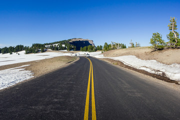 July 2017 : Scenic highway (Rim Drive) in Crater Lake National Park, Oregon, USA