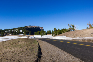 July 2017 : Scenic highway (Rim Drive) in Crater Lake National Park, Oregon, USA