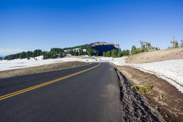 July 2017 : Scenic highway (Rim Drive) in Crater Lake National Park, Oregon, USA