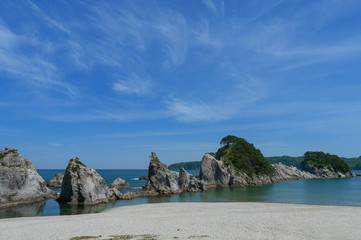 三陸復興国立公園・三陸ジオパークの中心に位置する浄土ヶ浜は、宮古の代表的な景勝地