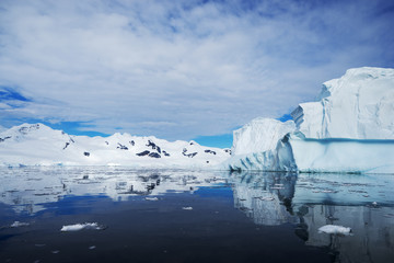 Fototapeta na wymiar Beautiful landscape and scenery in Antarctica