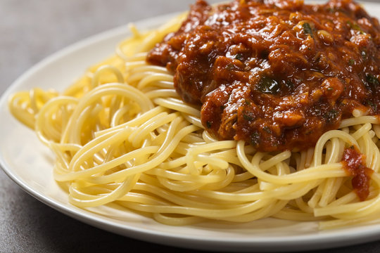 Spaghetti with sauce of Mediterranean tuna and Italian extra virgin olive oil