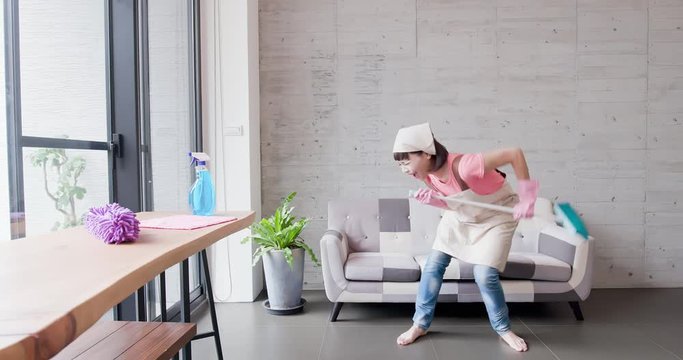 housewife dance happily and sing