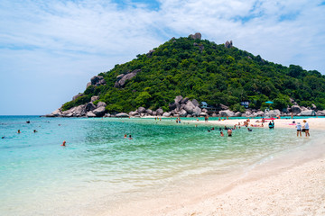 Fototapeta premium Beautiful island of Koh Nang Yuan located near Koh Tao, Thailand