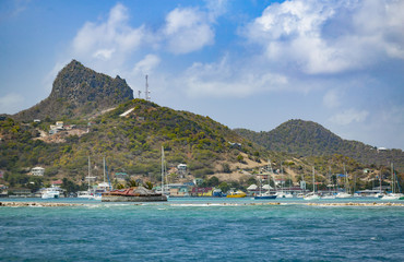 Obraz premium anchoring sailbooats in the shallow waters of Union Island,St.Vincent and Grenadines,West Indies