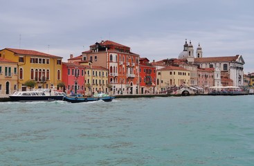 Fototapeta na wymiar Venedig, Häuserfront an der Lagune
