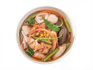 yen ta fo, rice noodles in pink soup, thai cuisine