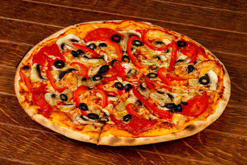Vegetarian pizza with mushroom