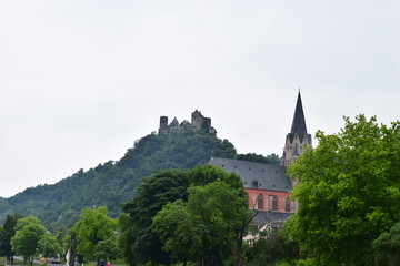 Oberwesel mit Schönburg und Liebfrauenkirche