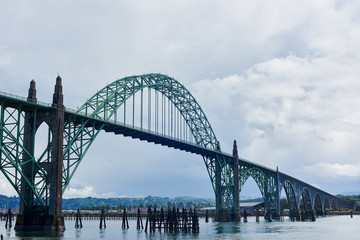 Fototapeta premium Yaquina Bay Bridge on a stormy afternoon, Newport, Oregon
