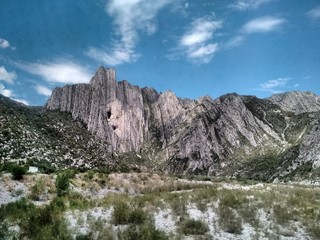 Conjunto de montañas