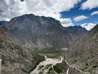 Valle monta&ntilde;oso