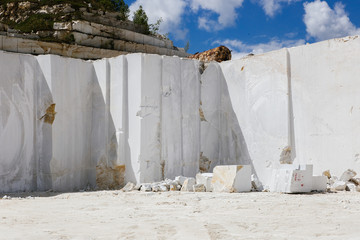 marble quarry, extraction and processing of white marble - obrazy, fototapety, plakaty