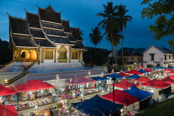Fototapeta na wymiar night market in Luang Prabang, Laos