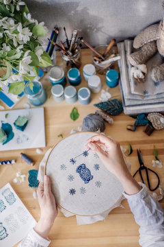 Embroidery by hand