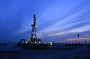 Obraz premium Oil drilling rig