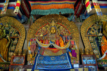 Buddhastatuen im Kloster Erdenetsu in Karakorum, der alten Hauptstadt der Mongolei