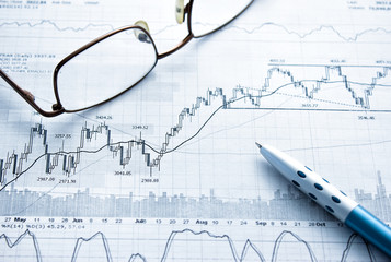 Showing business and financial report