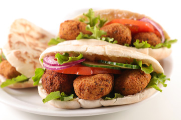 sandwich with vegetable and falafel