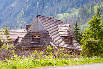 The building of the PTTK hostel on the way to the Sea Eye in the Polish mountains © daily_creativity