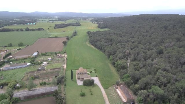 Drone en Peratallada, pueblo de Gerona (Cataluña, España) Video aereo con Dron
