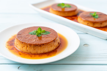 homemade caramel custard pudding