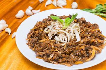 Spicy black chicken salad