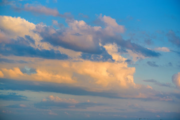 Fototapeta na wymiar beautiful clouds at sunset