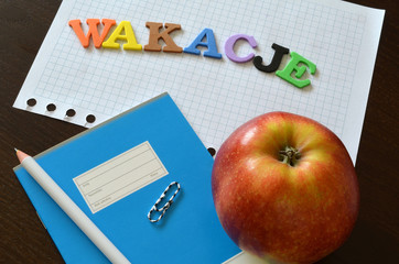 Zakończenie roku szkolnego, przybory szkolne © Pio Si