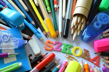 Zakończenie roku szkolnego, przybory szkolne © Pio Si