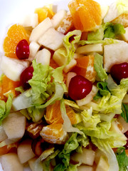 fresh salade whith lettuce and fruits