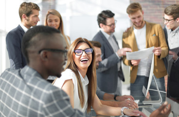 Obraz premium multi-ethnic business team in the workplace